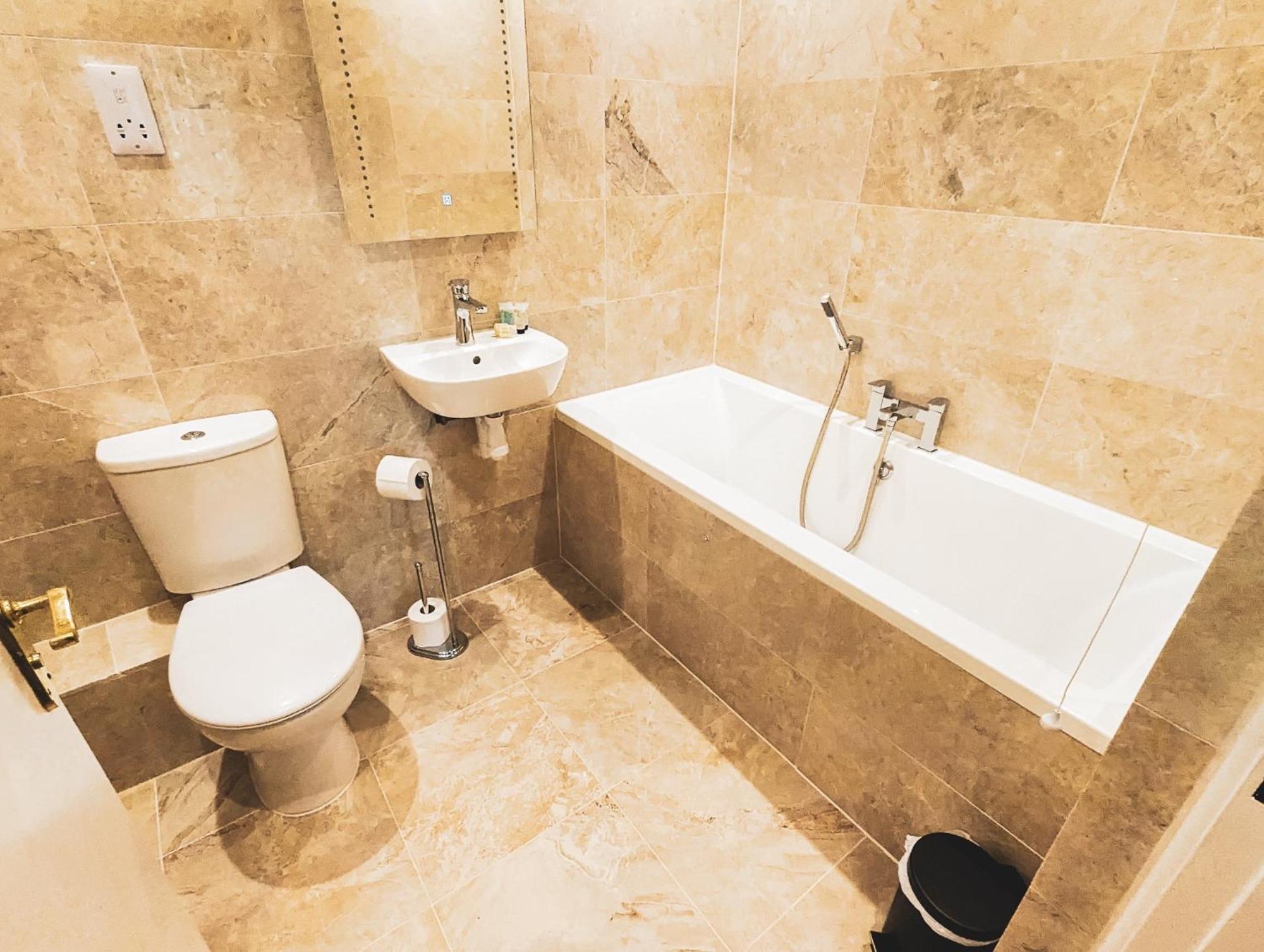 אסק Three Salmons Hotel מראה חיצוני תמונה