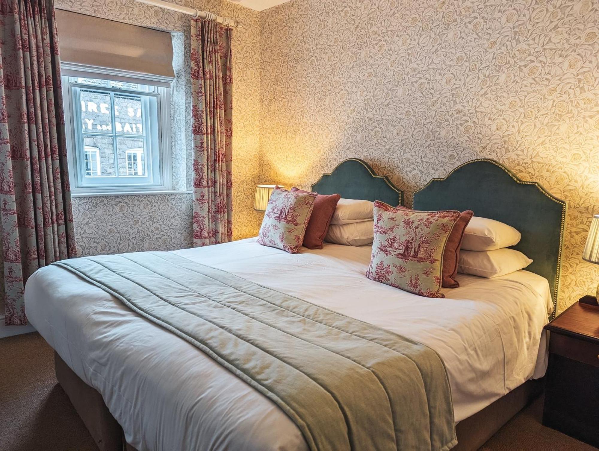 אסק Three Salmons Hotel מראה חיצוני תמונה
