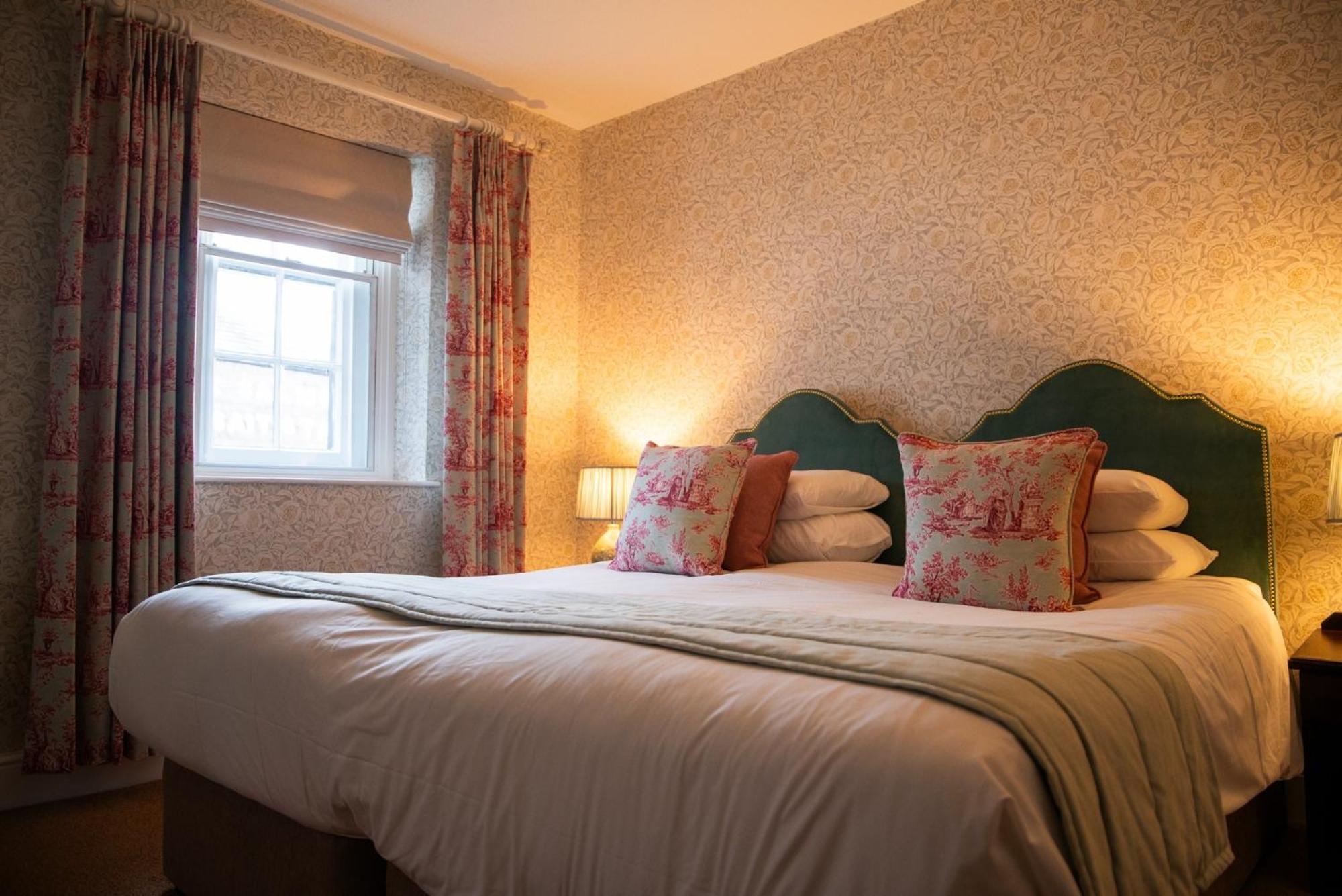 אסק Three Salmons Hotel מראה חיצוני תמונה