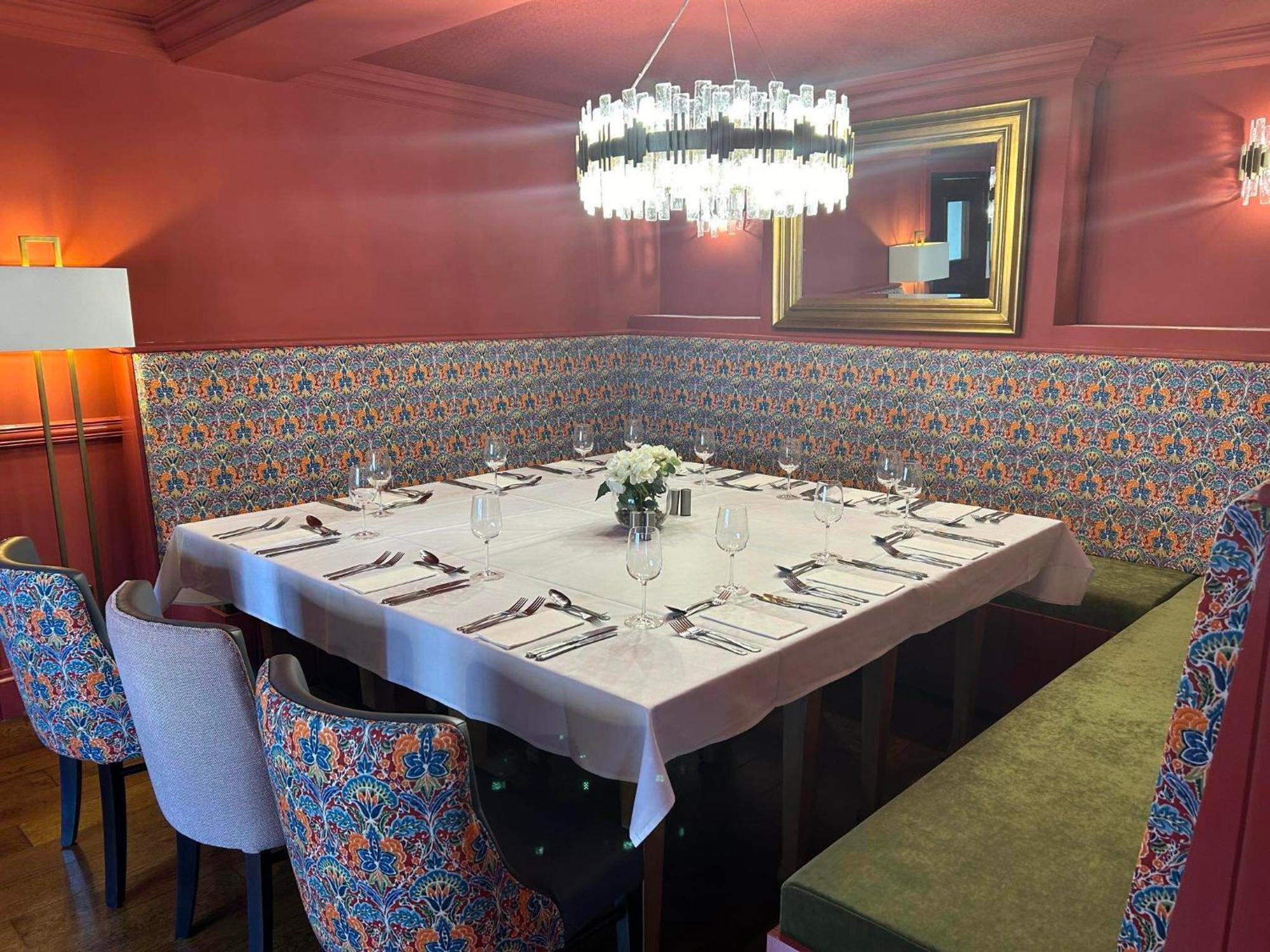 אסק Three Salmons Hotel מראה חיצוני תמונה
