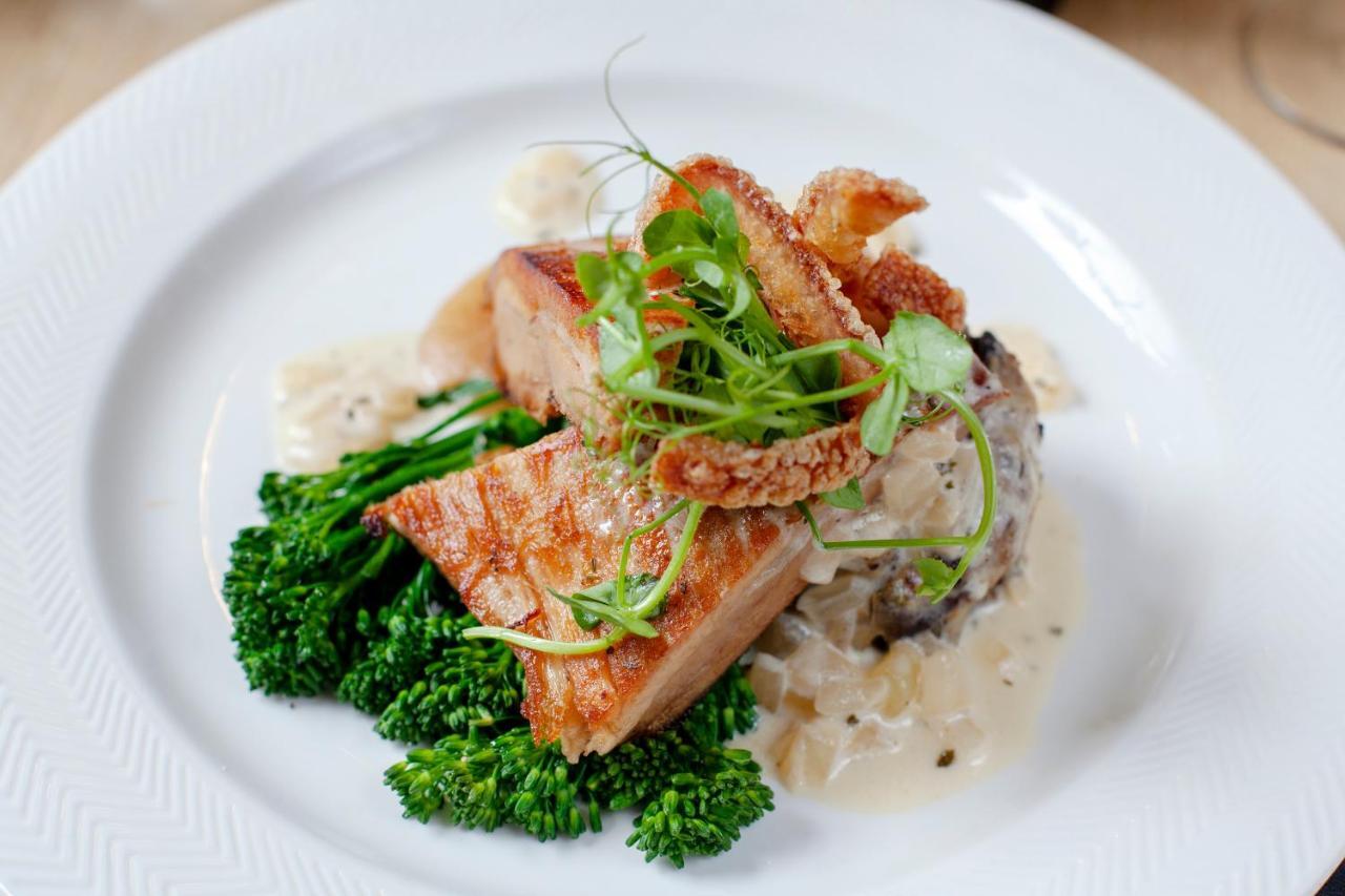 אסק Three Salmons Hotel מראה חיצוני תמונה