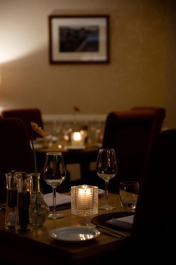 אסק Three Salmons Hotel מראה חיצוני תמונה